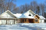 957 Holly Ln.