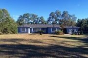 557 Lake Como Dr.