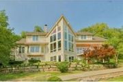 525 Lakeshore East St.