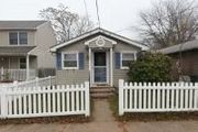 137 Seabreeze Ave.